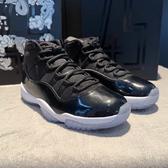 Air Jordan 11 Space Jam Edition **2016** - Picture 2 of 8
